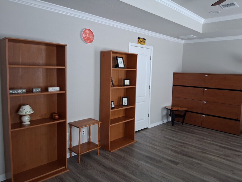 Building Photo - 6307 Southern Cross Dr