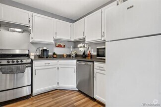 Building Photo - 63 S Sable Blvd