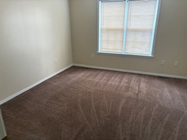 Building Photo - Duplex for rent