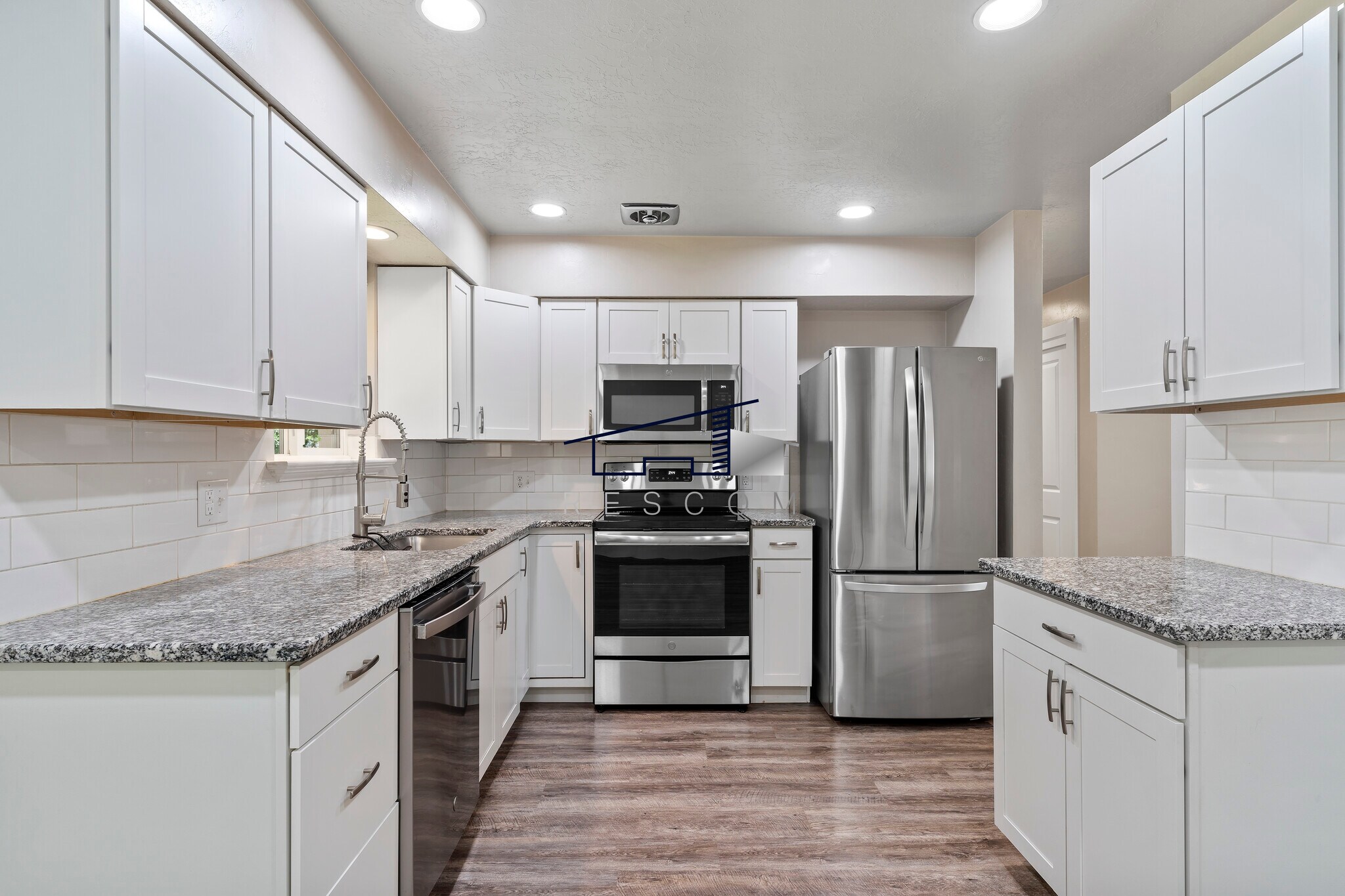 Building Photo - 1334 Henderson Dr