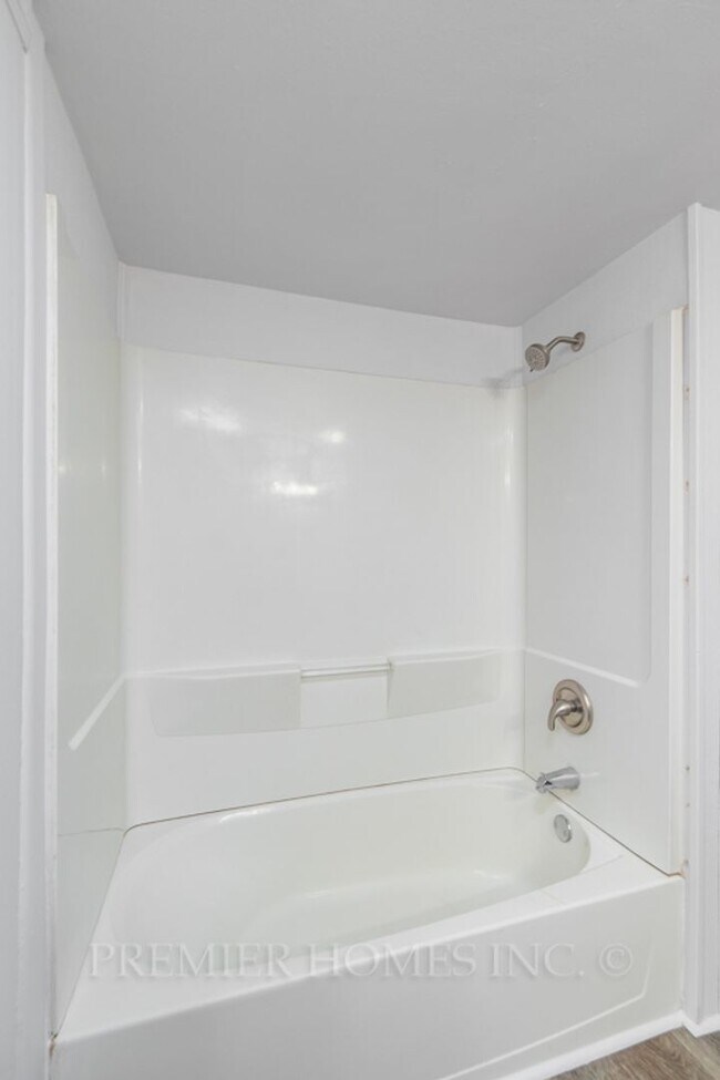 Building Photo - 2103 17th St NE