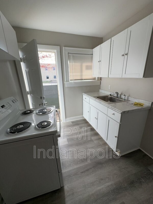 Building Photo - 2036 Southeastern Ave