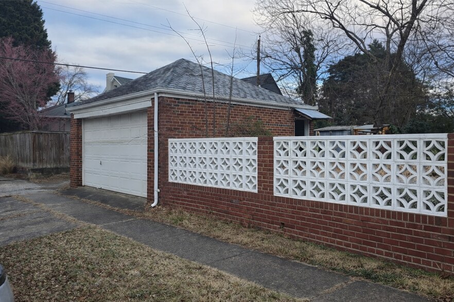 Building Photo - 4418 Cutshaw Ave