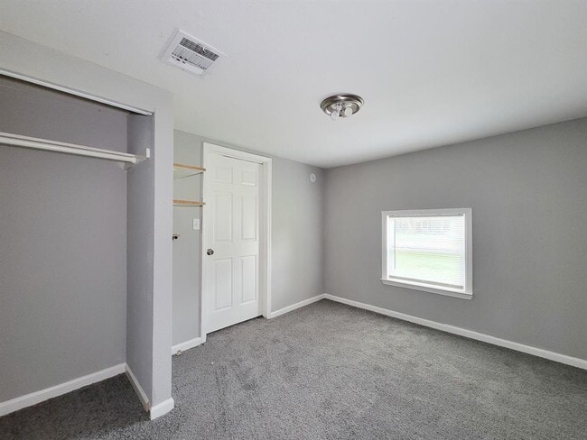 Building Photo - 111 Wisteria St