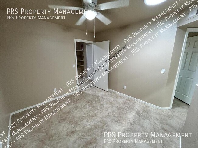 Building Photo - 551 S Lesueur-Unit 2
