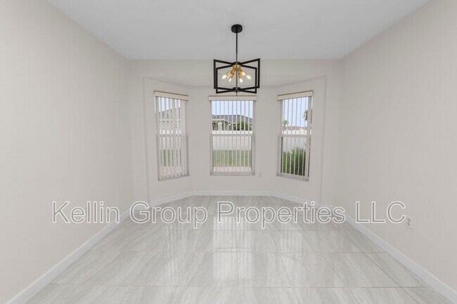 Building Photo - 3284 Sanoma Dr