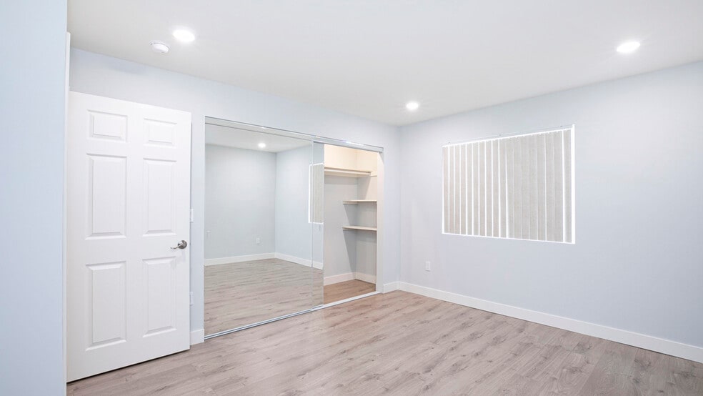 Building Photo - 12258 Vanowen St