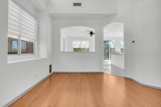 Building Photo - 5764 Kylie Ave