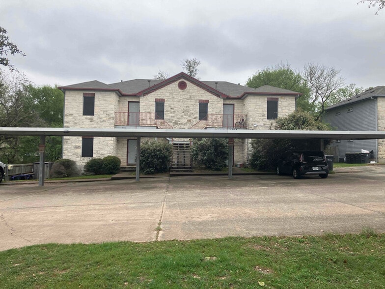 Primary Photo - 3104 Northwest Blvd