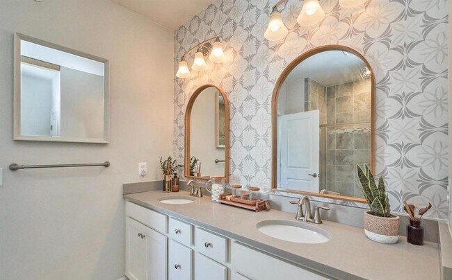 Building Photo - 45116 Kincora Dr