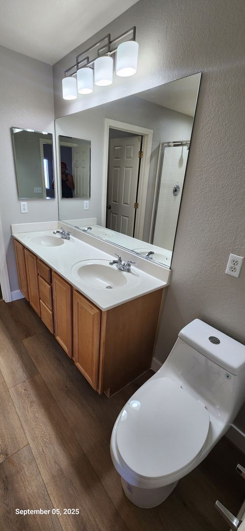 Building Photo - Spacious 4-Bedroom Home with Modern Update...