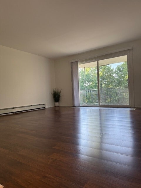 Living Room - 260 E Lake St