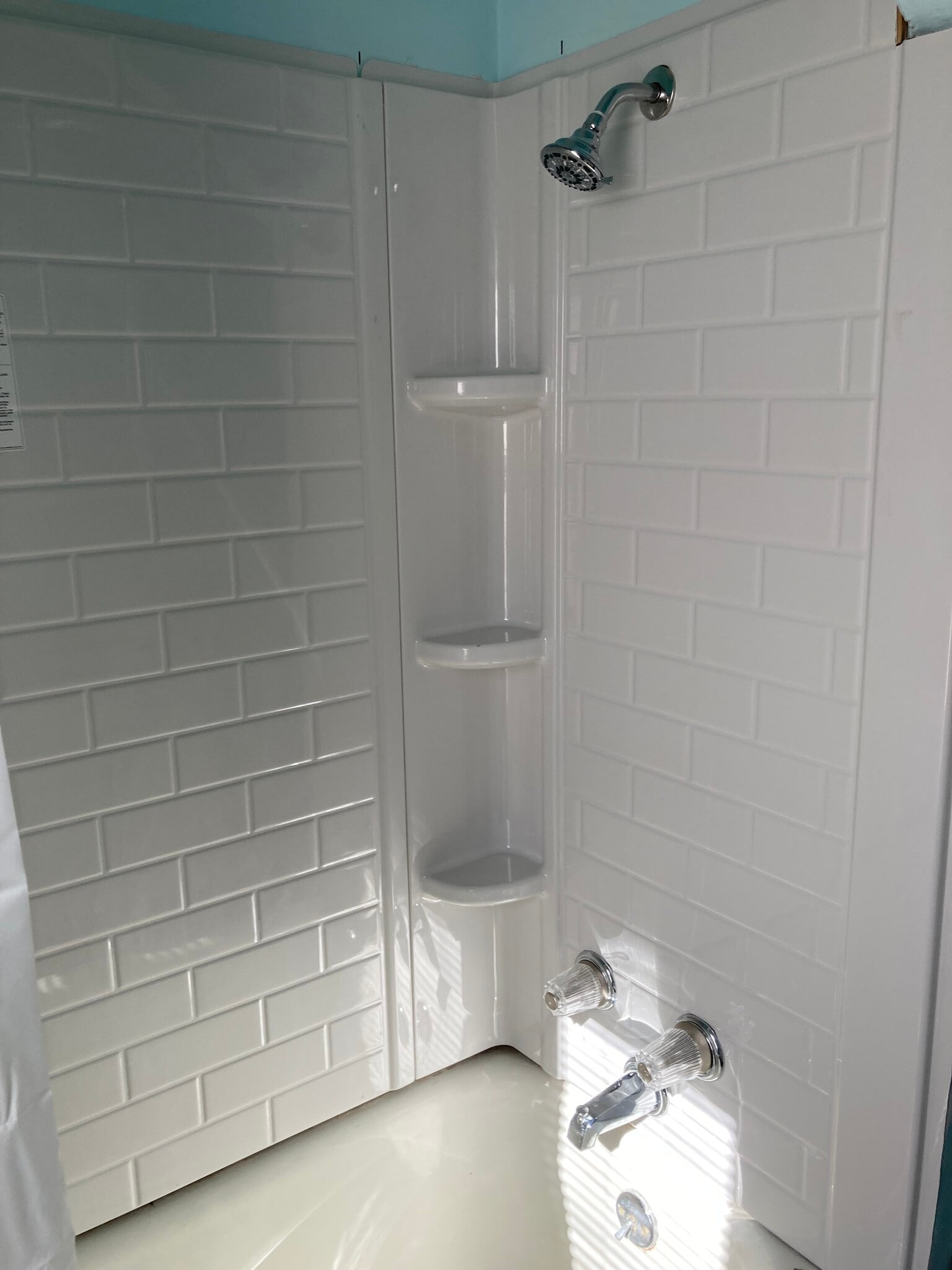 Tub & Shower - 3821 Wayne Ave