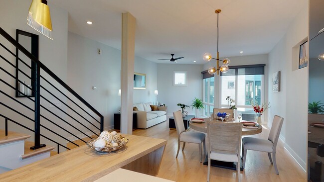 Building Photo - Modern Townhome with Roof Terrace in Dilwo...