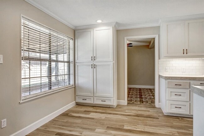 Building Photo - 505 Foxmeadow Ln