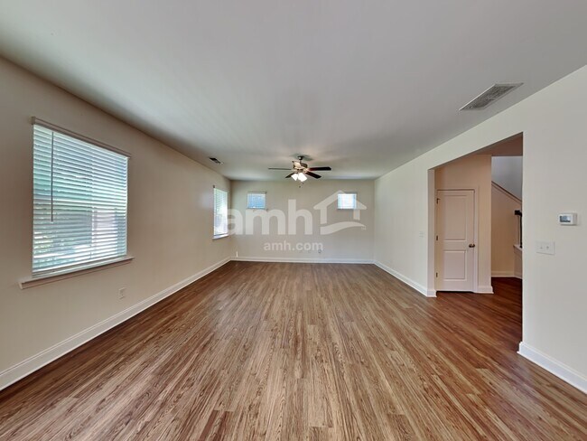 Building Photo - 1327 Weatherbrook Cir