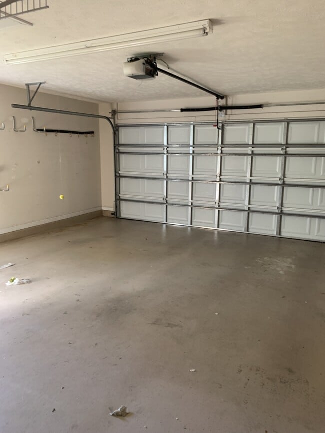 Building Photo - 576 Wildflower Trl