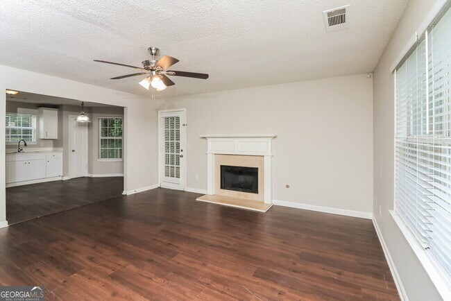 Building Photo - 4125 Clarks Tr