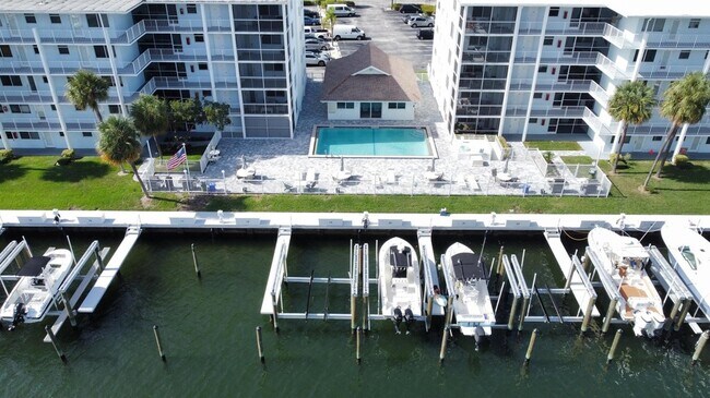 Building Photo - 108 Paradise Harbour Blvd