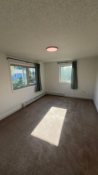 Building Photo - 211 W Manor Ave