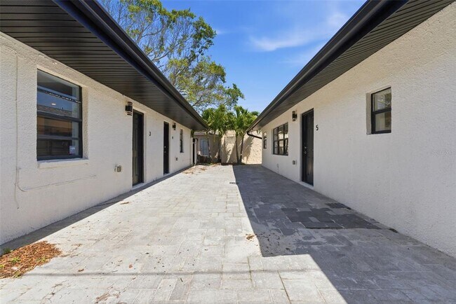 Building Photo - 113 145th Ave