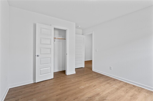 Building Photo - 813 Heeler Ave