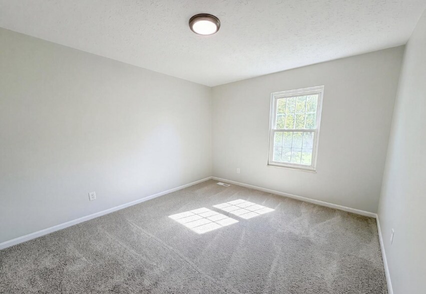 Building Photo - 1379 Gumbert Dr