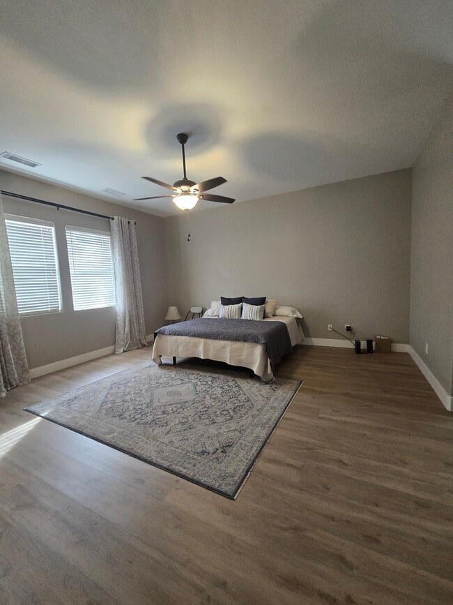 Building Photo - 992 Bella Rosa Dr