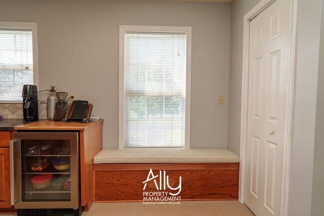 Building Photo - 2733 Southern Hills Ct