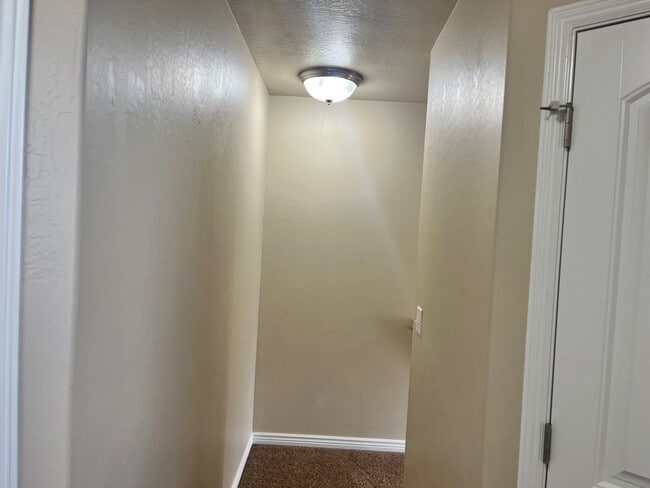 Building Photo - West Park Town House #55