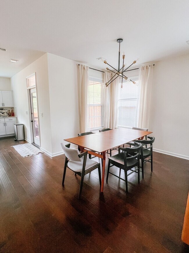 Building Photo - 9852 Bluestone Cir