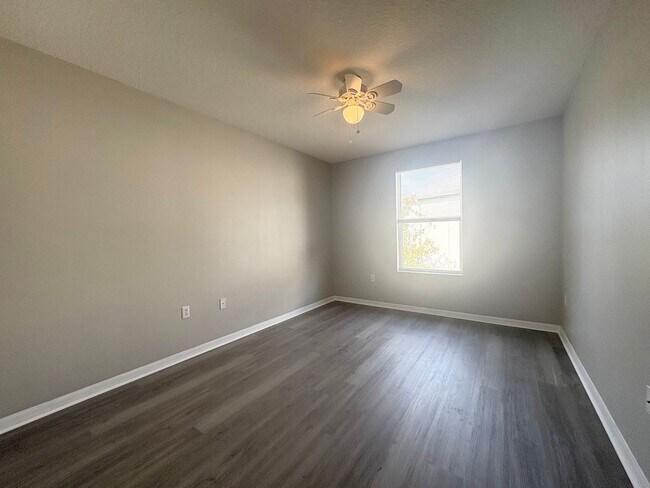 Building Photo - Huge 3BR Winter Springs Townhouse ~ Gated Community ~ Pool ~ Great Schools!