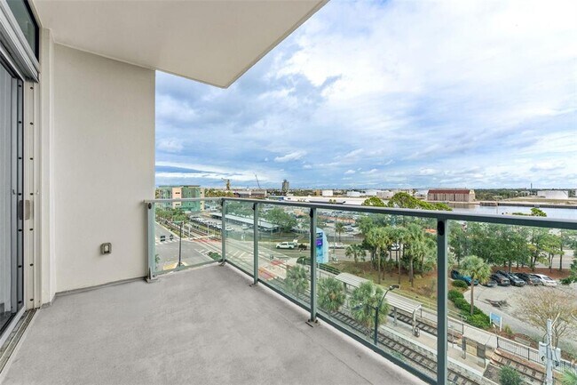 Building Photo - 912 Channelside Dr