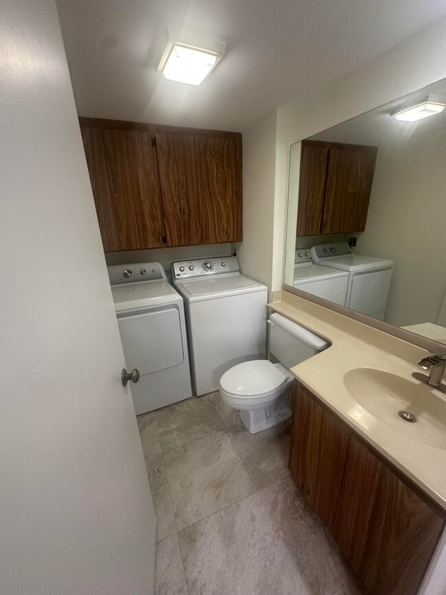 Building Photo - 1014 10th Way