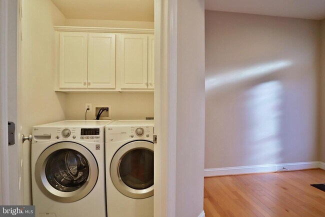 Building Photo - 135 Fortnightly Blvd