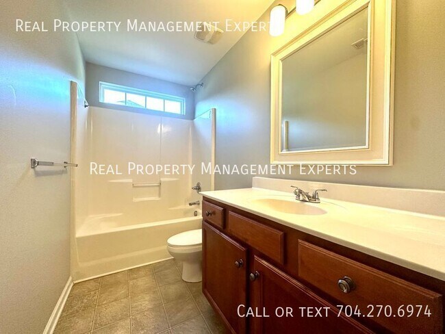 Building Photo - 14221 Lake Crossing Dr