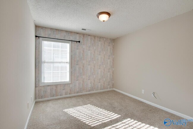 Building Photo - 530 Wade Rd