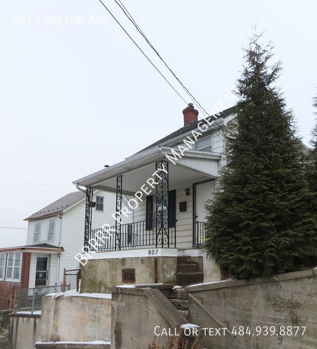 Building Photo - 807 Carlton Ave