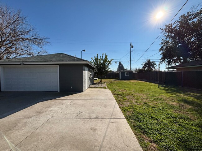 Building Photo - Beautifully Upgraded 3 Bedroom Home