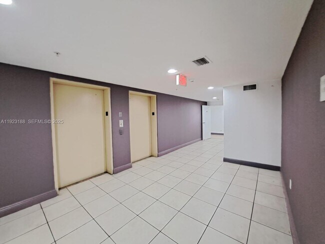 Building Photo - 120 SW 8th Ave