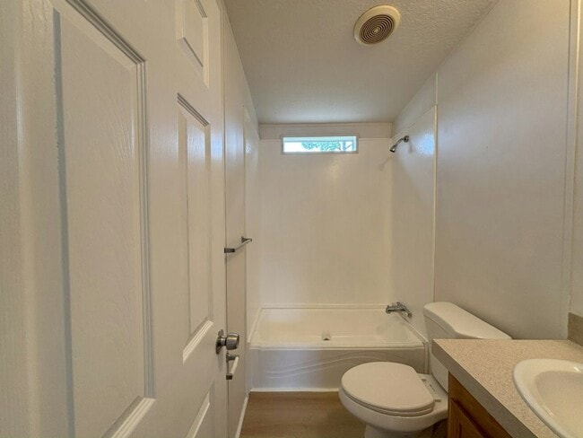 Building Photo - 19237 Cedar Crest Ct