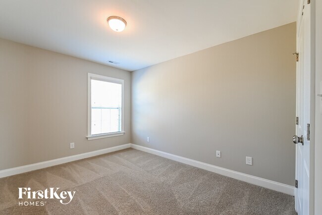 Building Photo - 217 Southern Acrs Dr