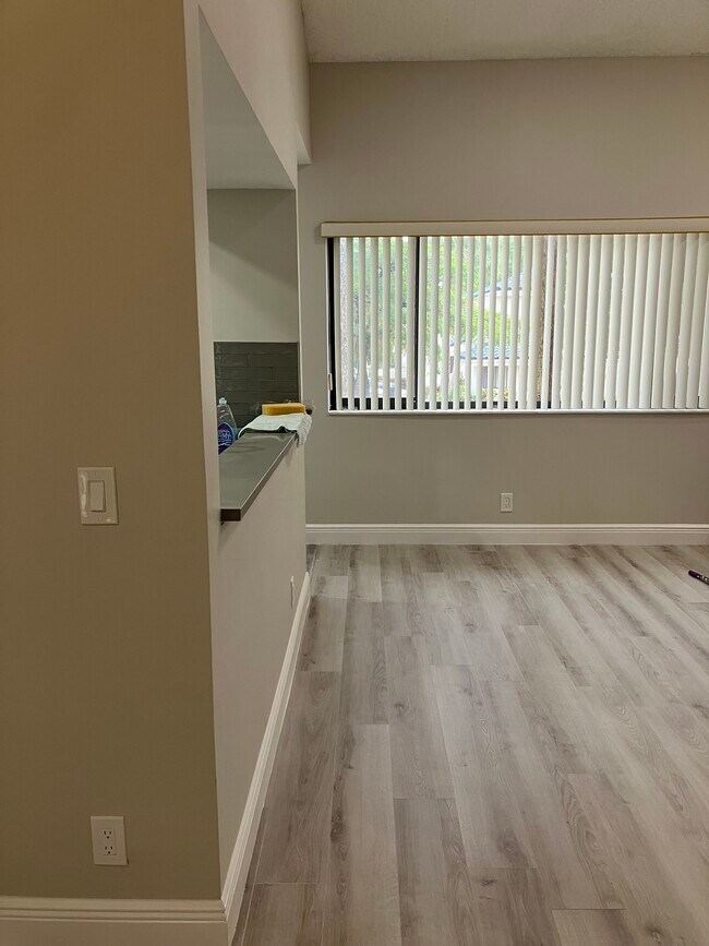 Dining room - 8042 NW 15th Mnr