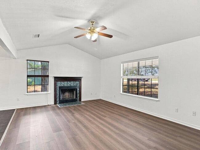 Building Photo - 1303 Lovers Ln