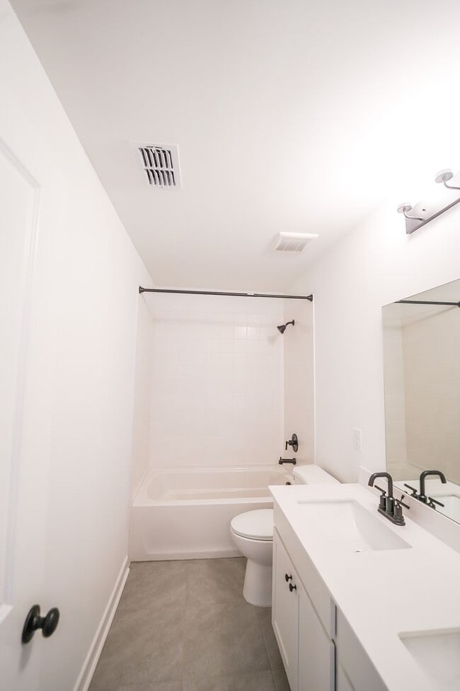 Building Photo - Coming Available!