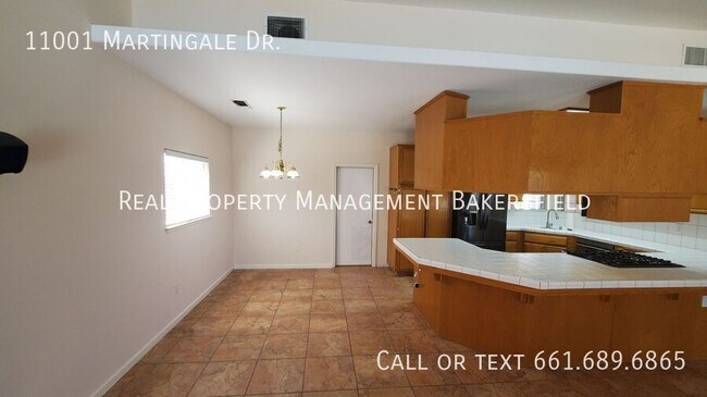 Building Photo - 11001 Martingale Dr