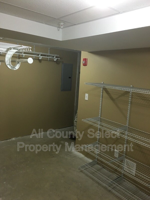 Building Photo - 83 Holten St
