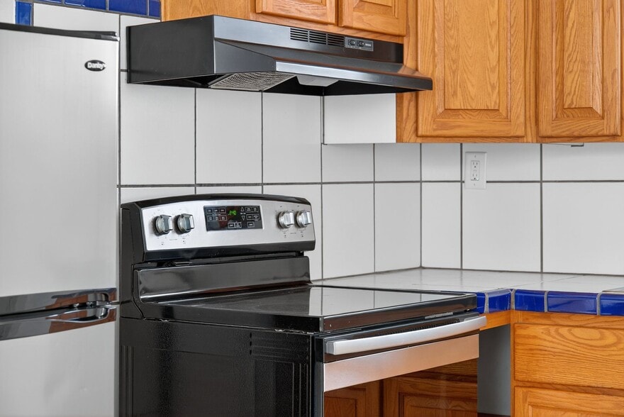 Building Photo - 1912 2nd St