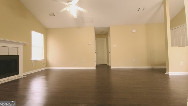 Building Photo - 1504 Cain Ct