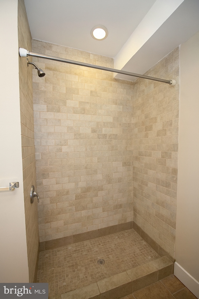 Building Photo - 1511 Mifflin St